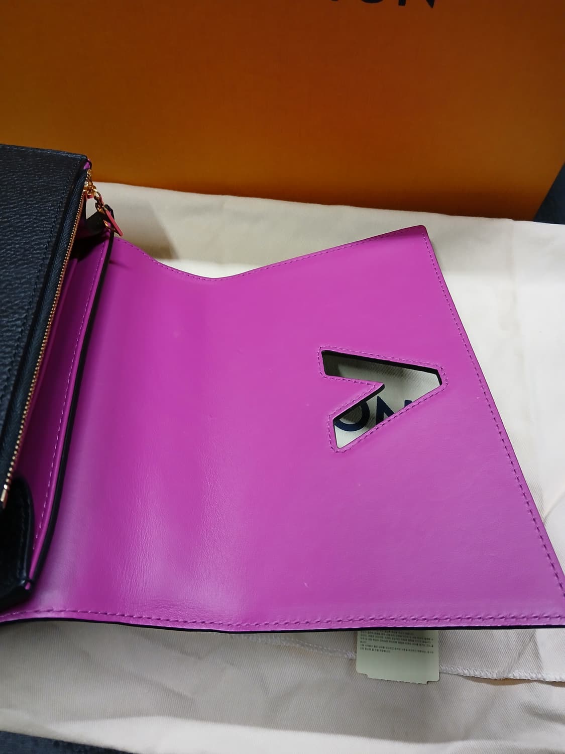 루이비통 트위스트PM 탑핸들백 M57093 상품이미지9