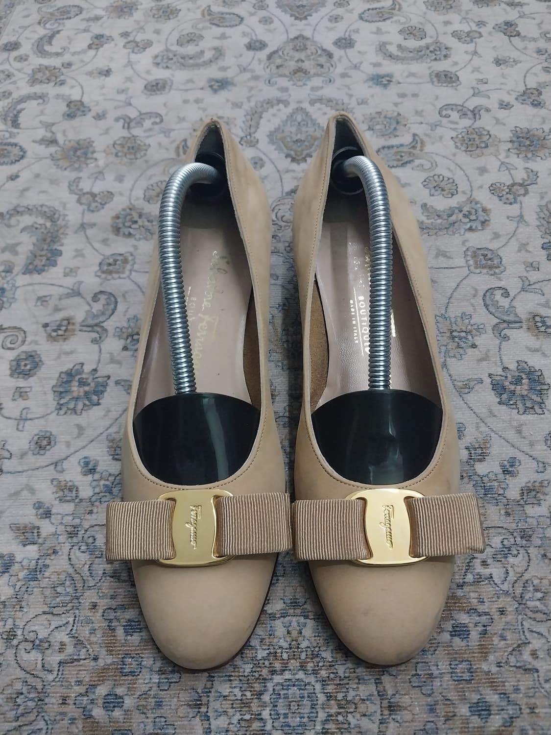 페레가모 스웨이드 바라 펌프스 6사이즈 상품이미지1