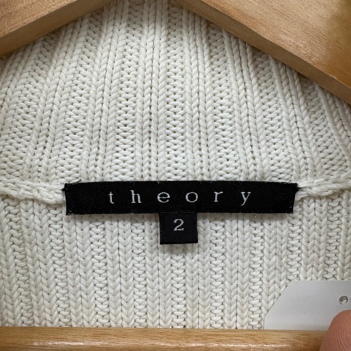 띠어리 화이트 골지 사선 디테일 니트 집업 가디건 여성 S 상품이미지4