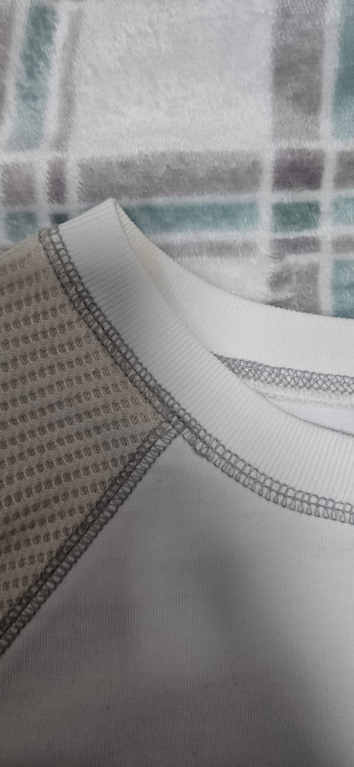 할로미늄 드로잉 라글란 티 에크루 상품이미지4