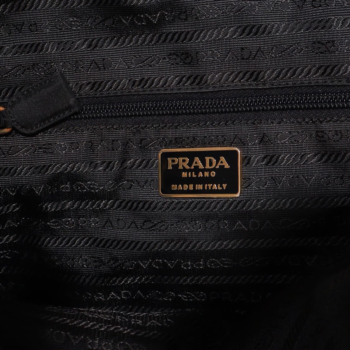 Prada 프라다 빈티지 자수 나일론 토트백 (블랙) 정품 상품이미지2