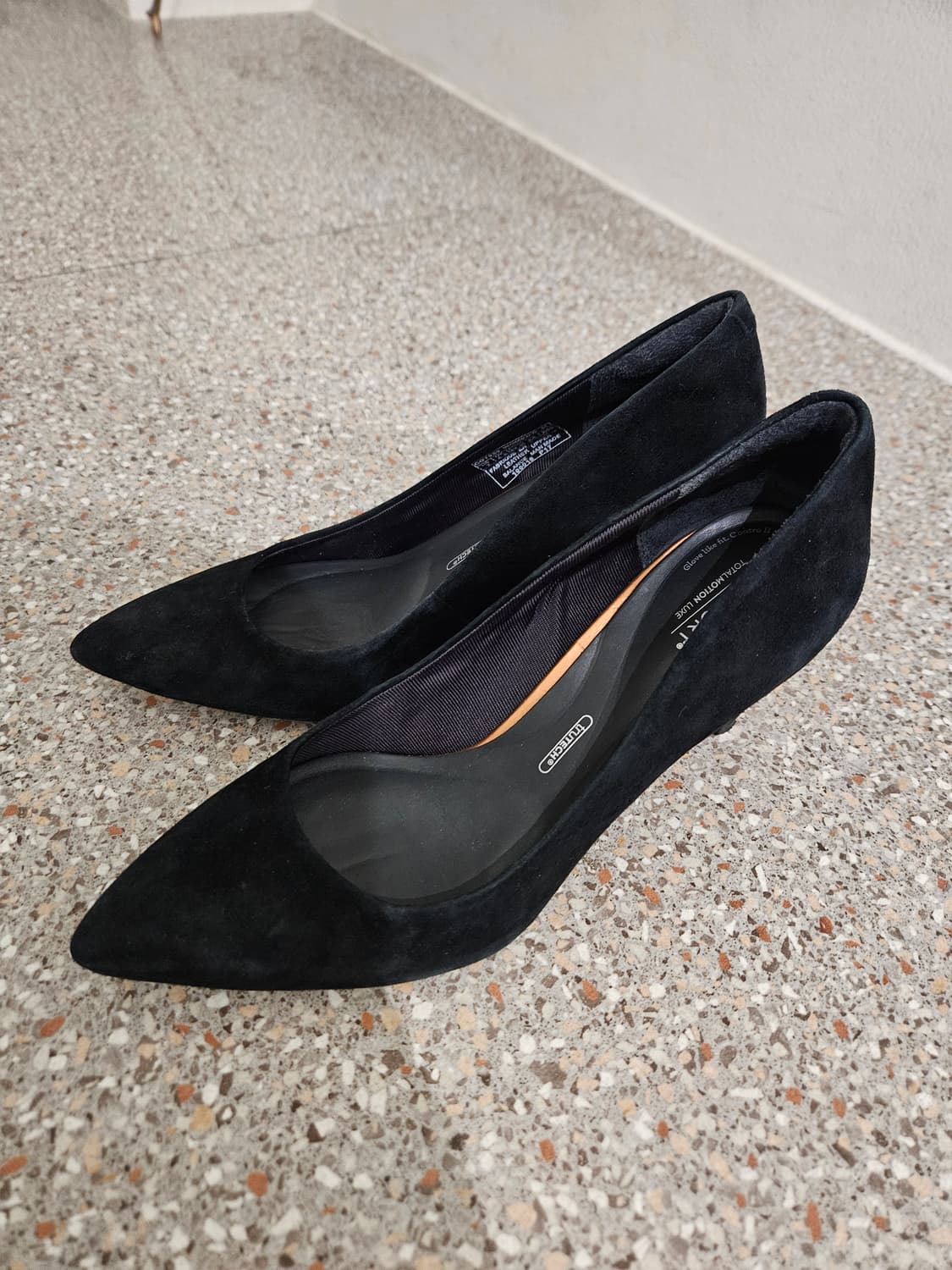 락포트 토탈모션 스웨이드 블랙 힐 240 상품이미지1