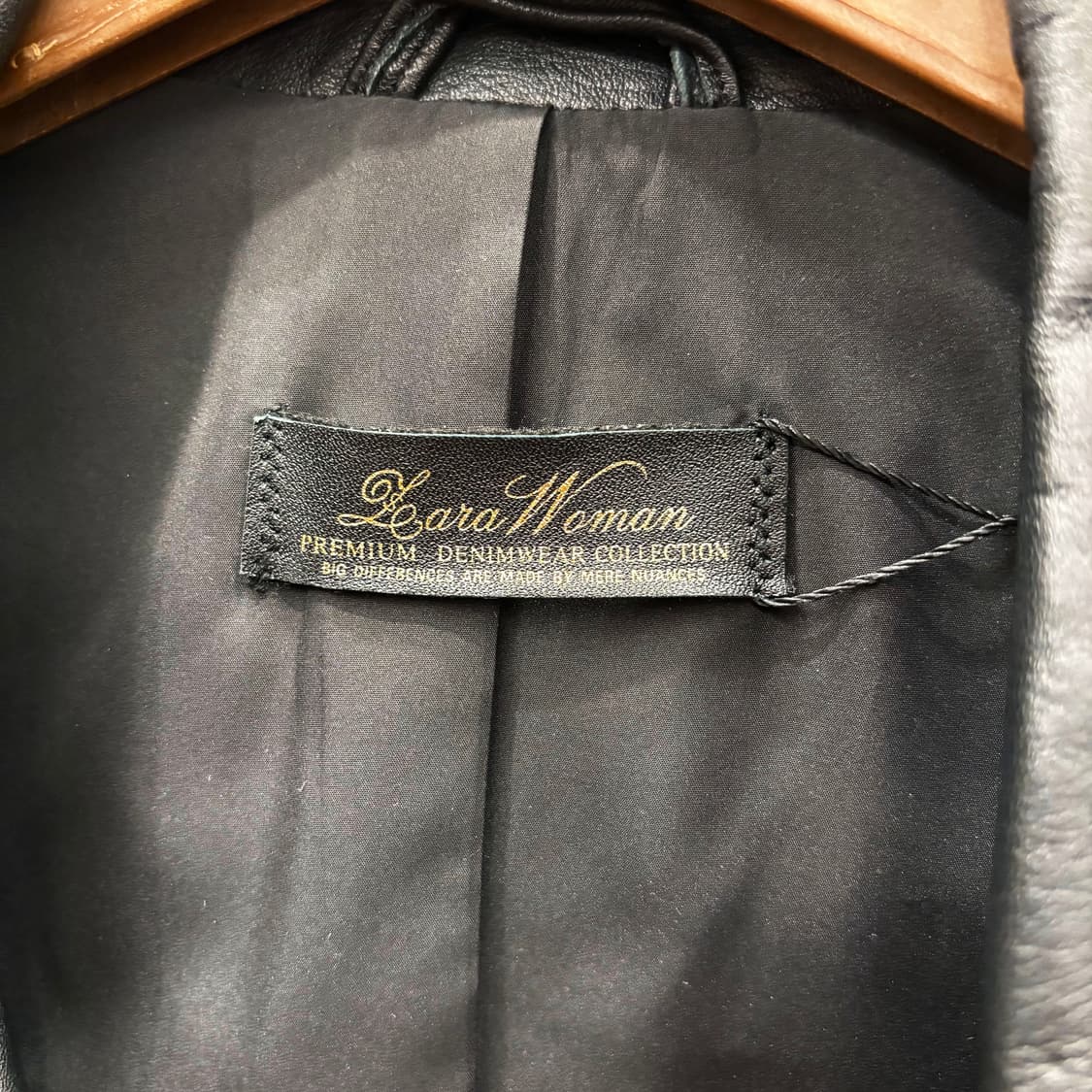 빈티지 슬림핏 레더 라이더 자켓 메탈 스터드 장식 사선 지퍼 디테일 블랙 상품이미지6