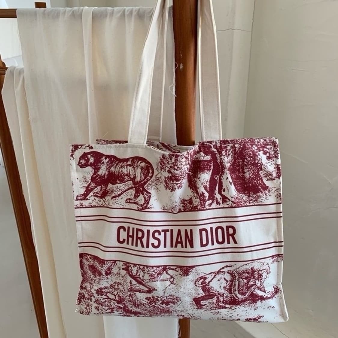 디올 리비에라 에코백 상품이미지1