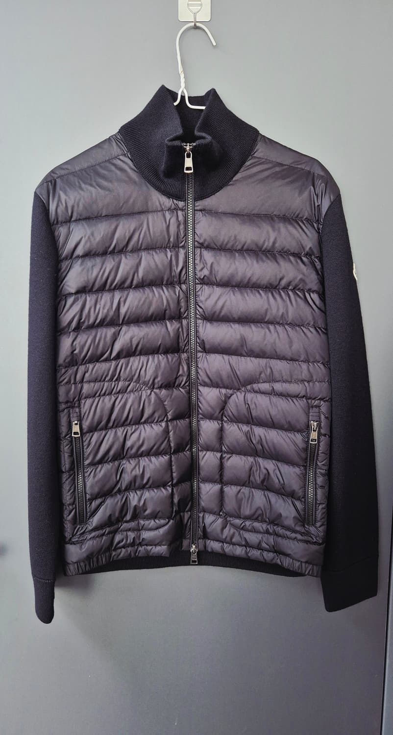 몽클레어 니트패딩 21fw 사이즈m(상태S급) 상품이미지1