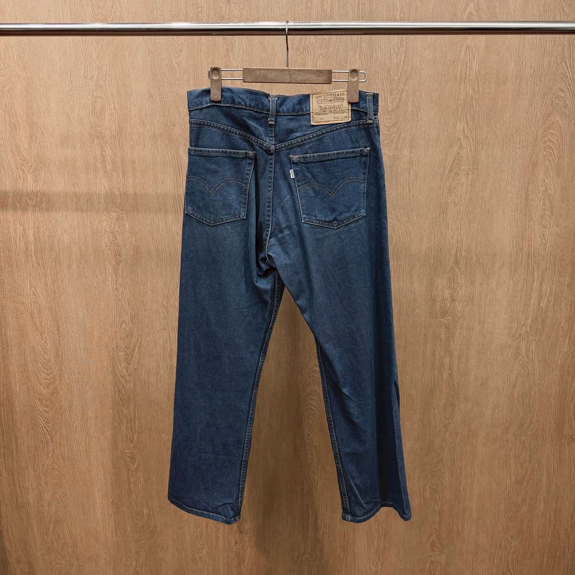 리바이스 512 데님 팬츠 포켓 화이트 로고 탭 디테일 스트레이트핏 블루 상품이미지3