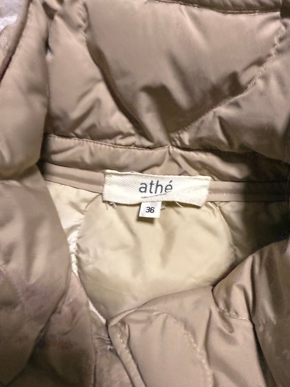 아떼 바네사브루노 구스 경량 패딩  상품이미지4