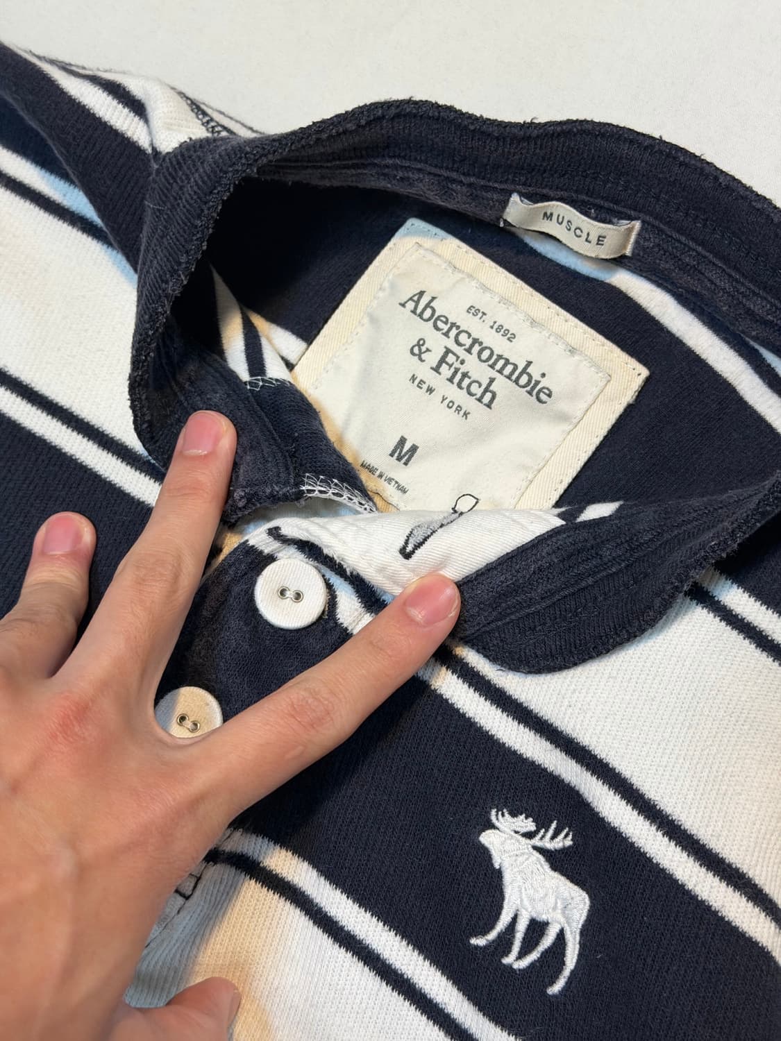 아베크롬비 스트라이프 와플 헨리넥 롱슬리브 네이비 화이트 상품이미지2