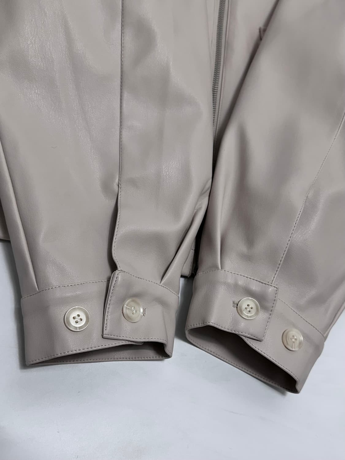 아이러니포르노 투웨이 카라넥 비건레더 자켓 상품이미지6