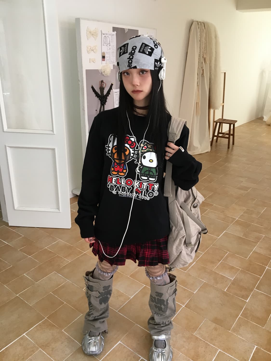 베이프 헬로키티 맨투맨 상품이미지8