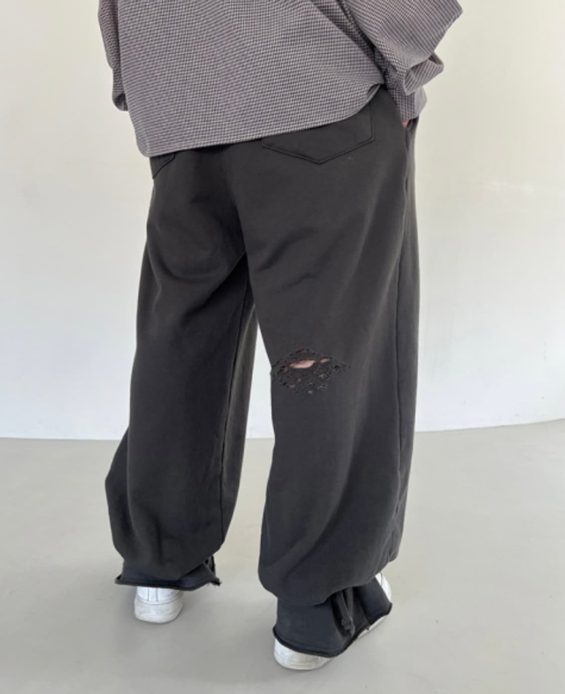 더미스테리어스호텔 패치 스트랩 데미지 팬츠 상품이미지4