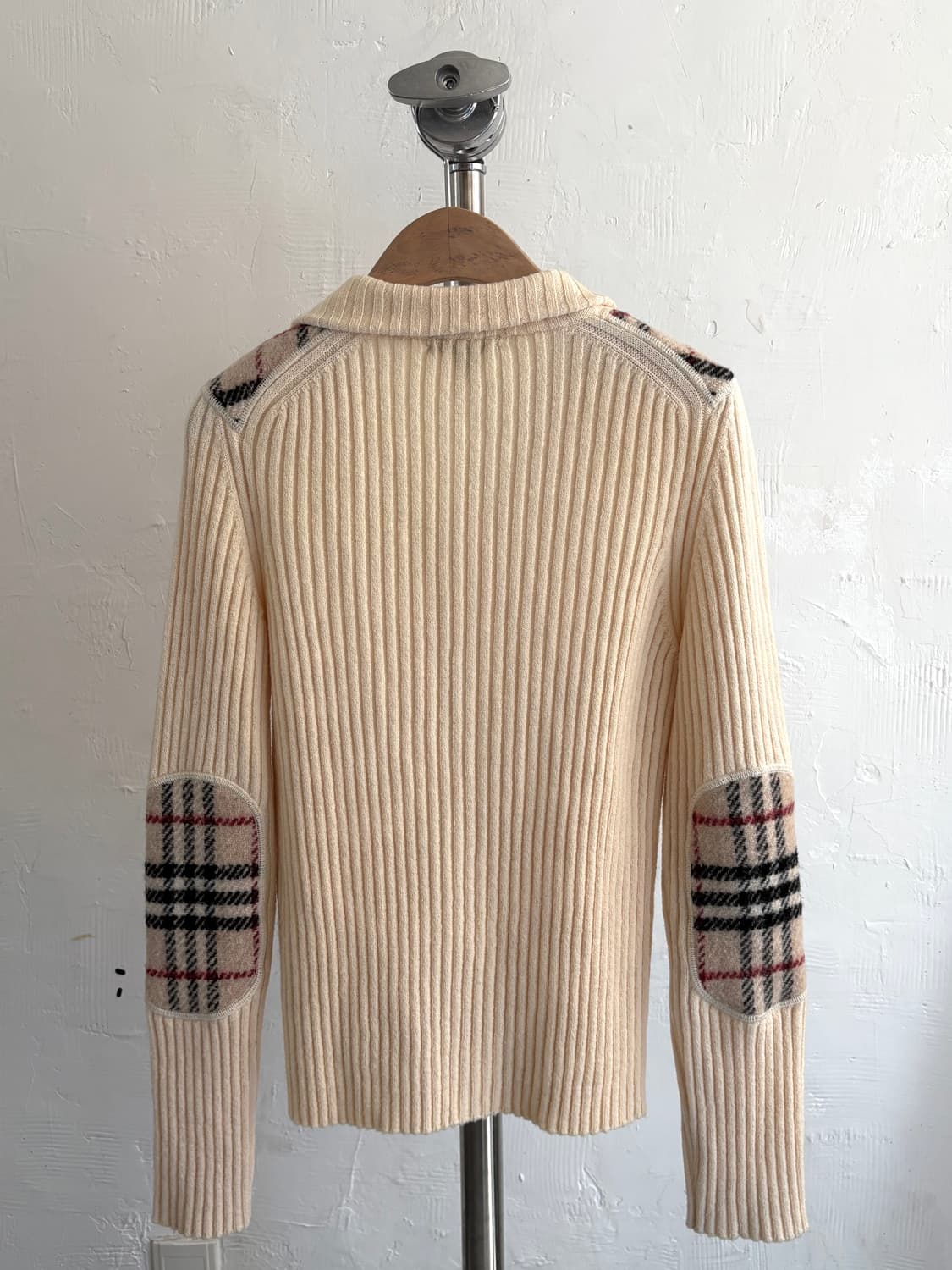 Burberry 버버리 아이보리 노바체크 패치 니트 집업 상품이미지3