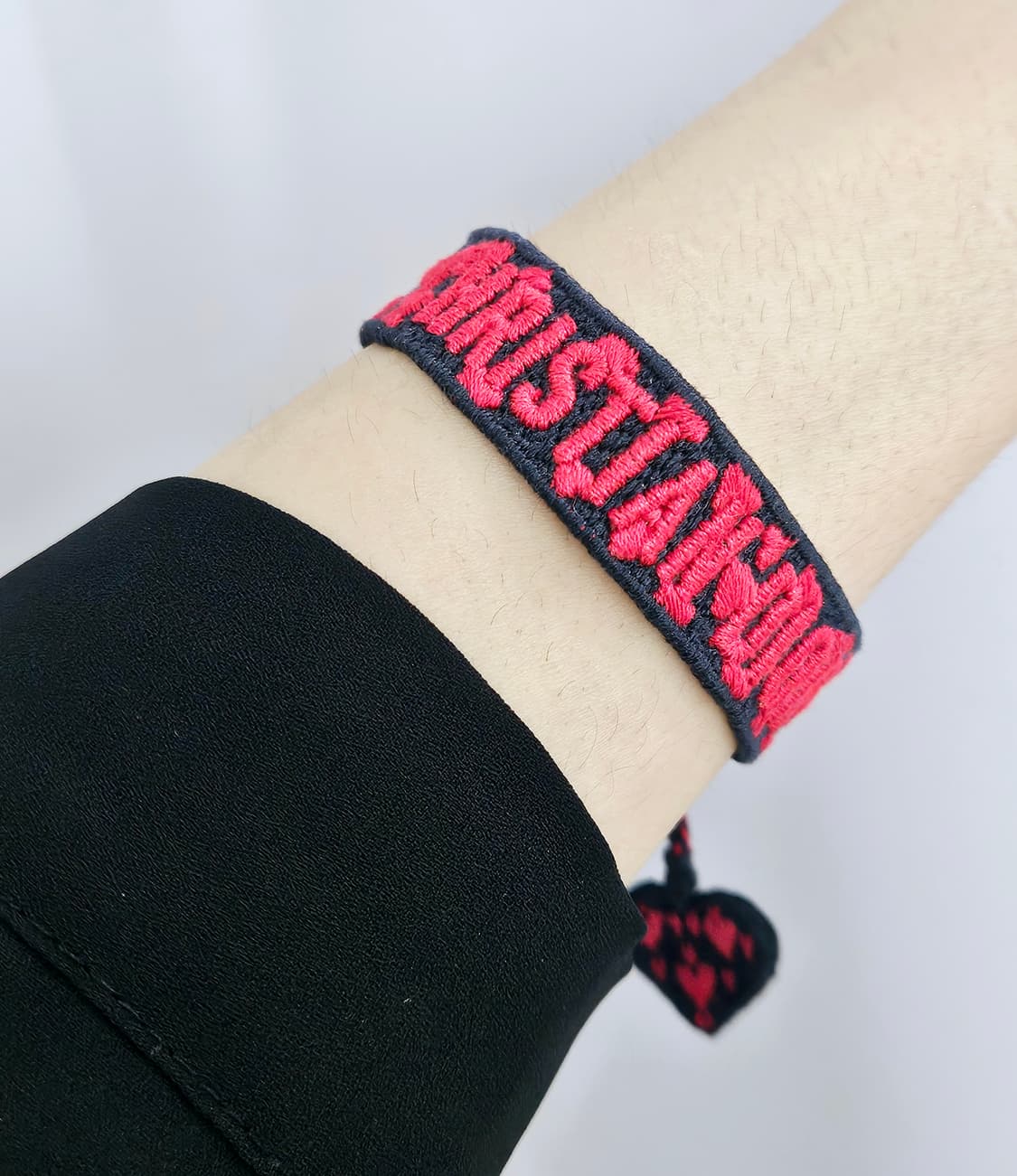 [미사용급] 디올 하트 자수 스트링 팔찌 레드블랙 (정품) 상품이미지6