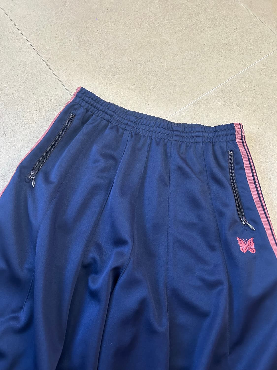 니들스 HD 네이비 핑크 트랙팬츠 상품이미지3