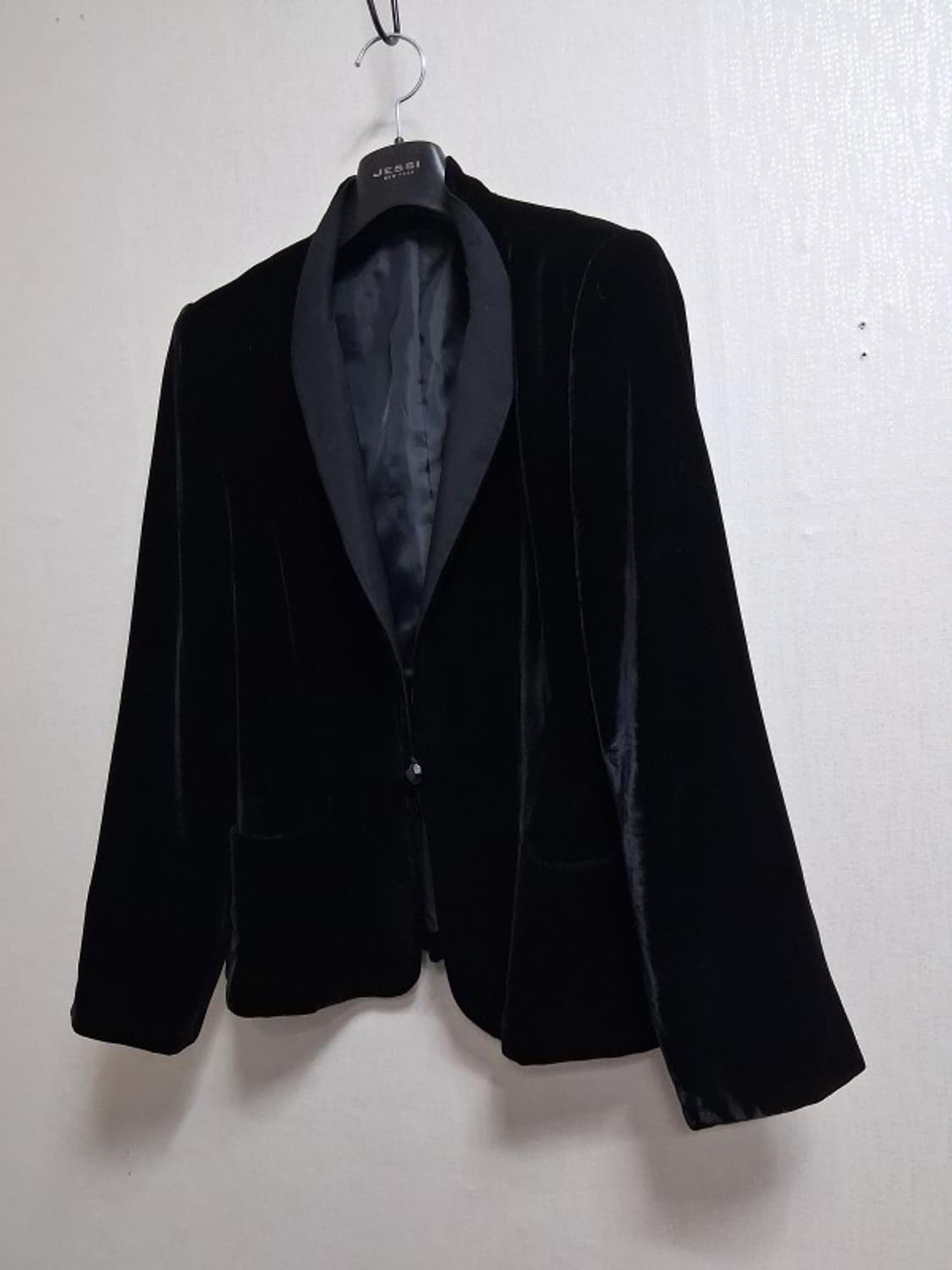 일본빈티지 FROHLICH 검정 벨벳숏쟈켓 레이욘벨벳 여성 77
원산지  상품이미지1