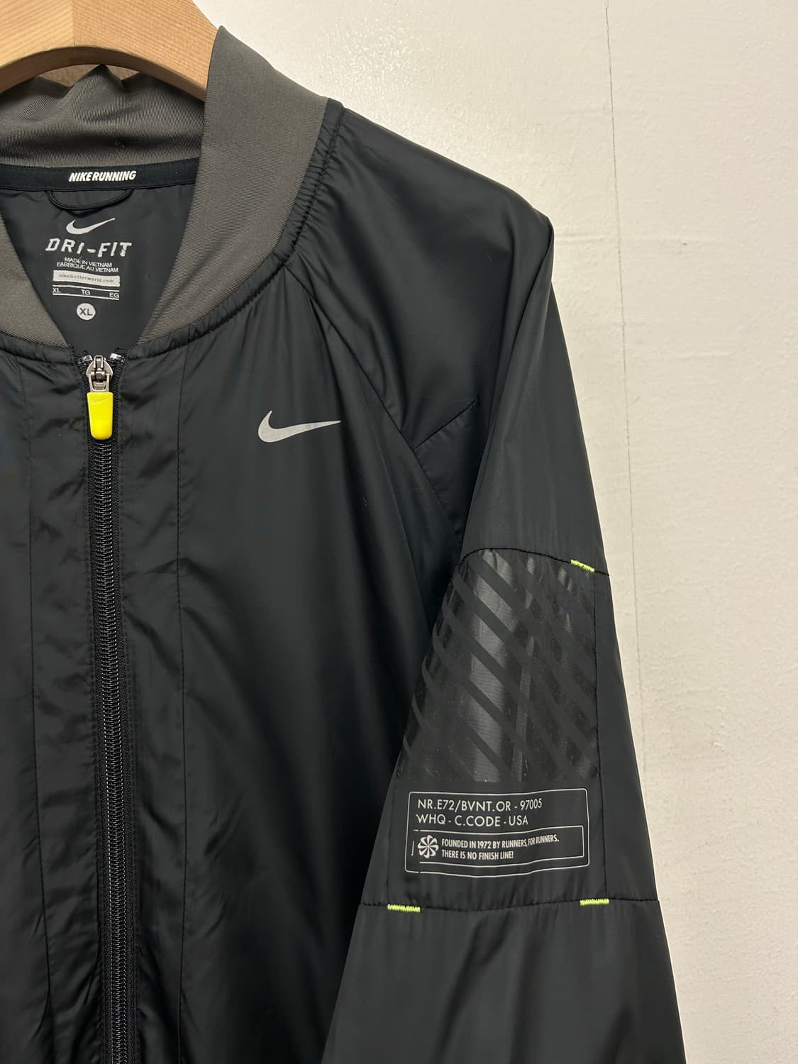 나이키 러닝 드라이핏 바람막이 점퍼  상품이미지3