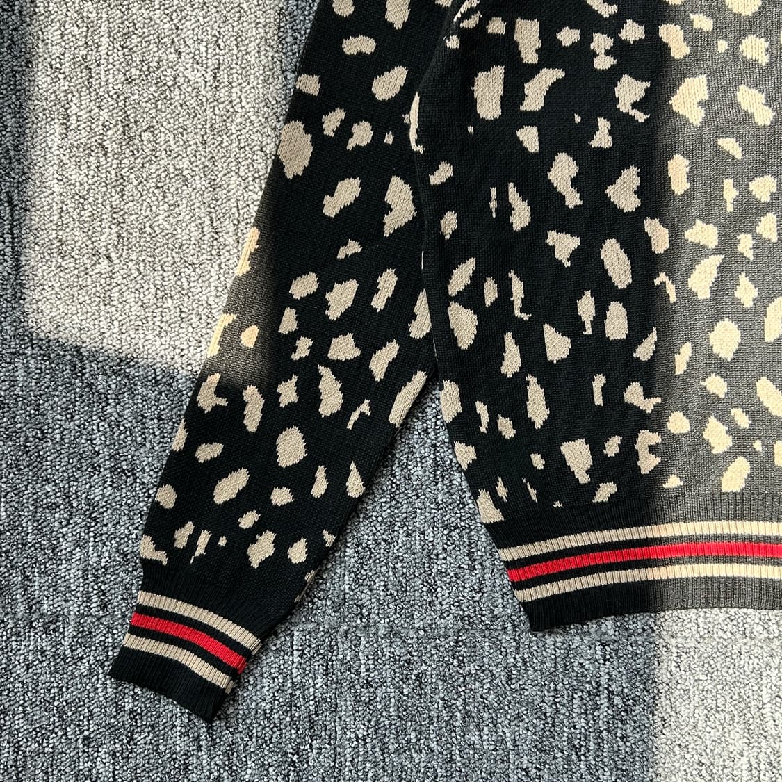 제로스 어패럴 레오파드 패턴 가디건 상품이미지3