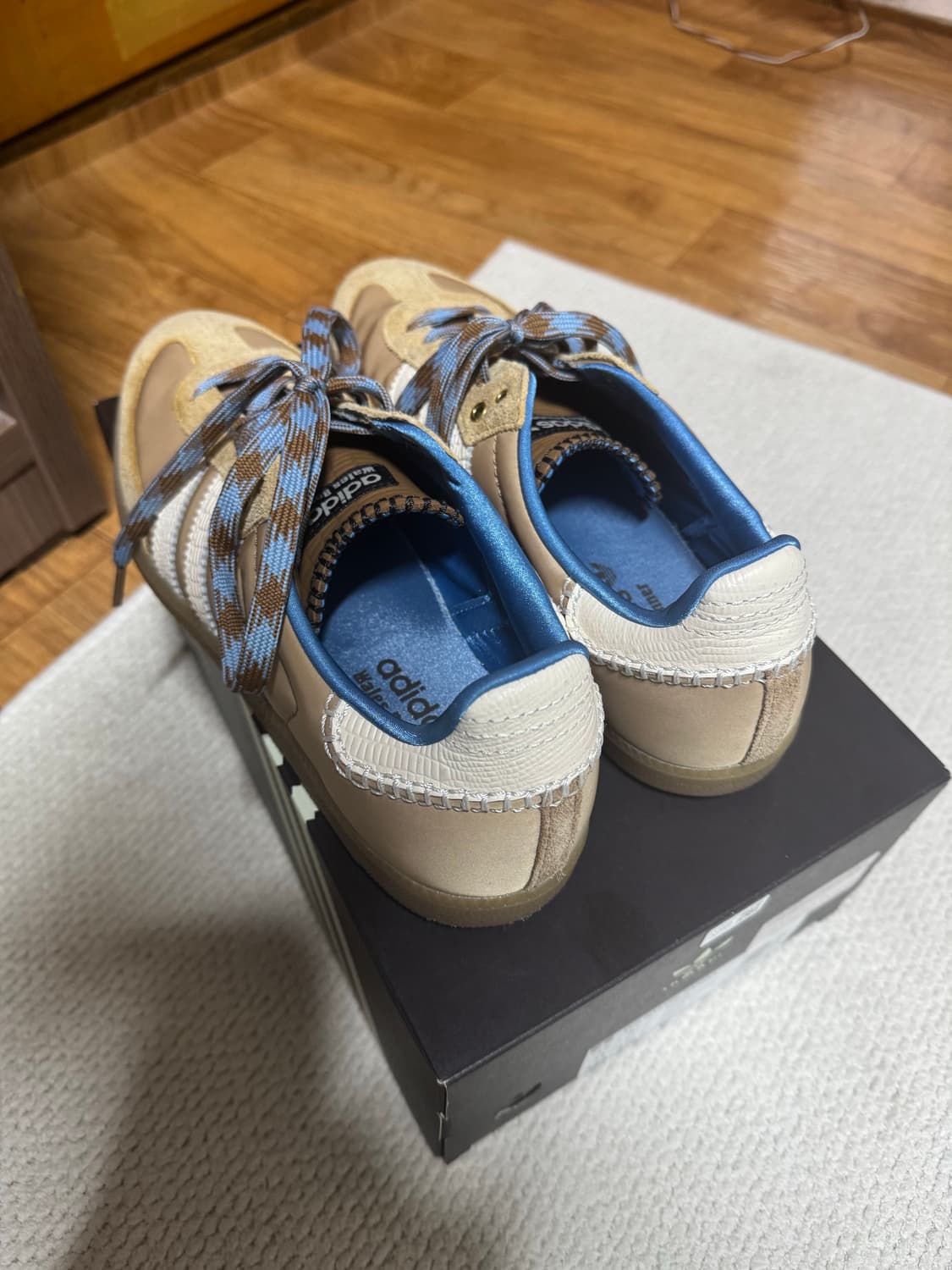 아디다스 x 웨일스 보너 삼바 서플라이어 컬러 원더 화이트 280 상품이미지2