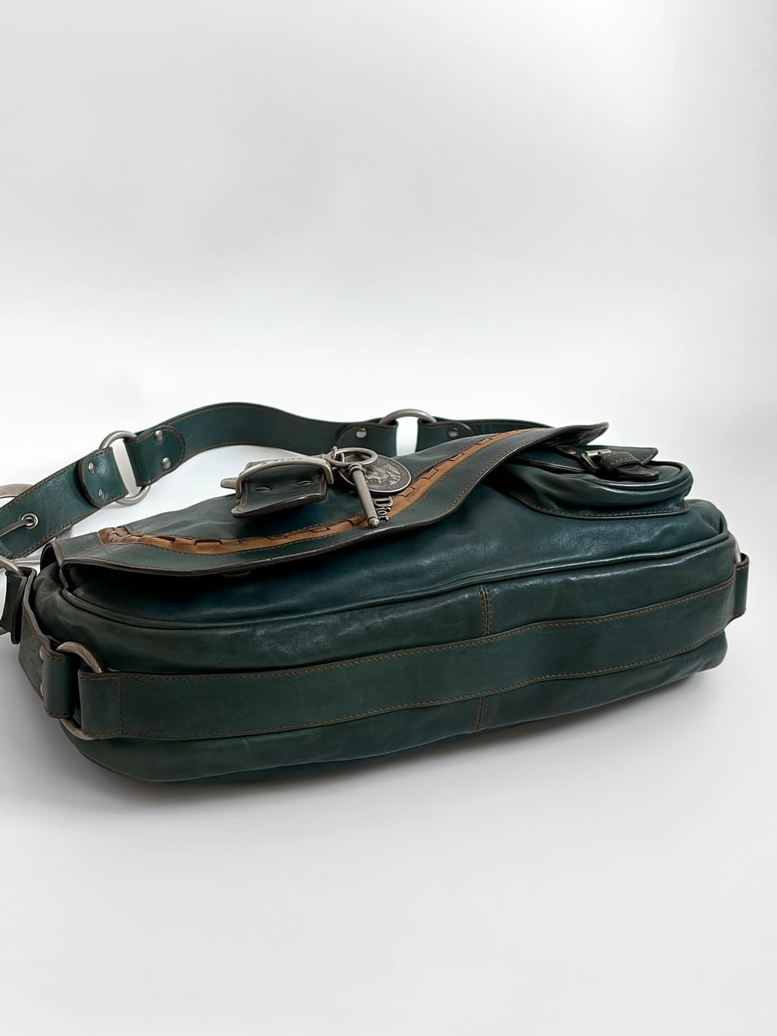 디올 가우초백 판매합니다. 상품이미지8