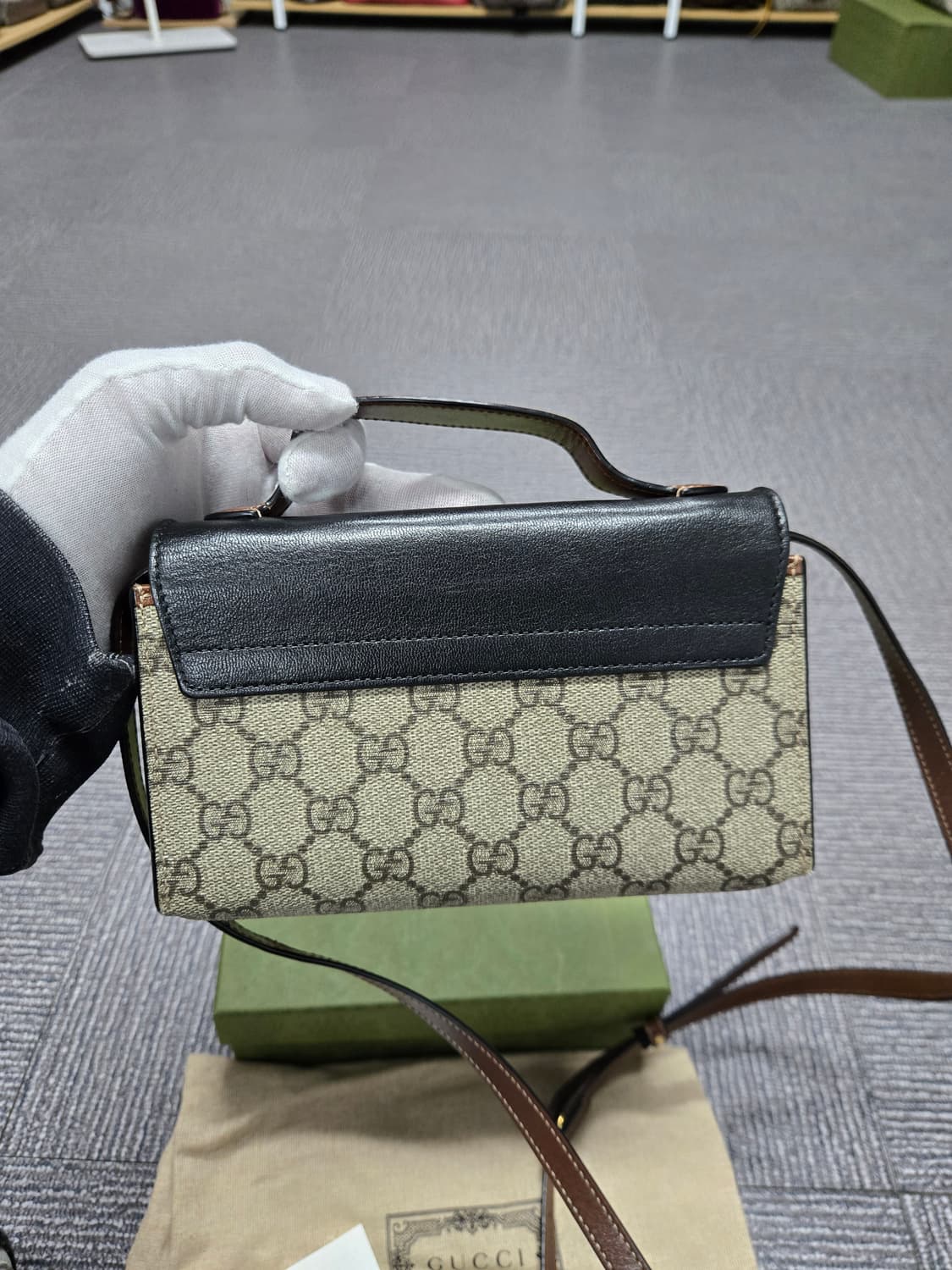 [특가][정품] 구찌 패들락 크로스백 상품이미지3