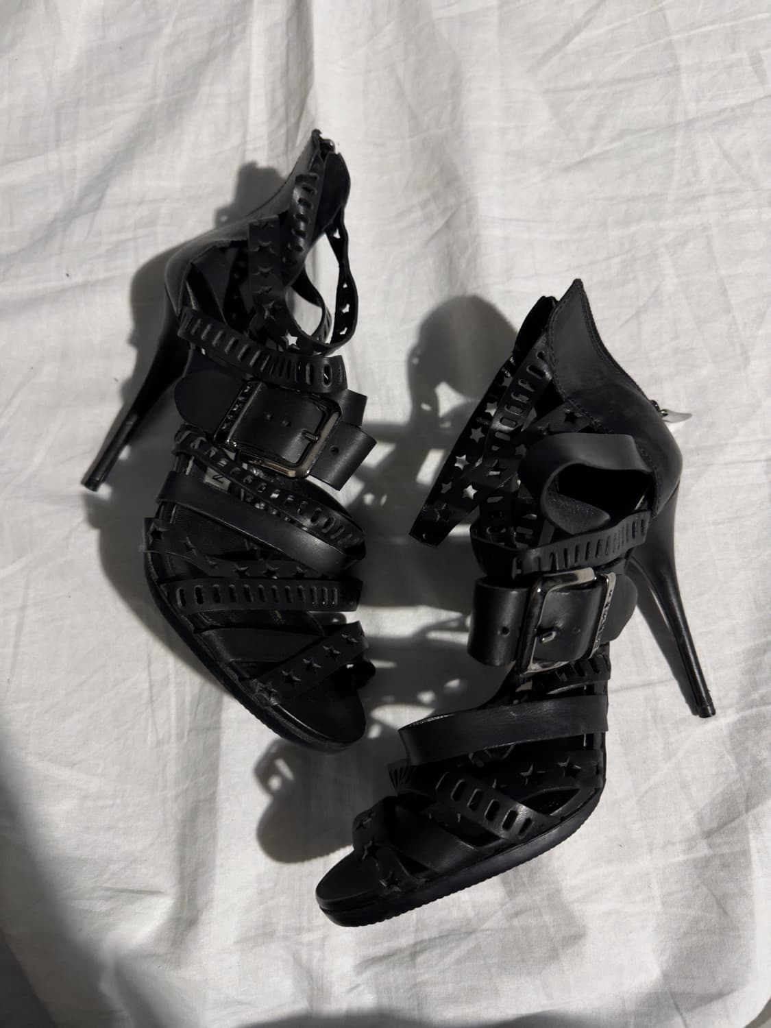 발망 데카르넹 레더 컷 케이지 스타 샌들 상품이미지1