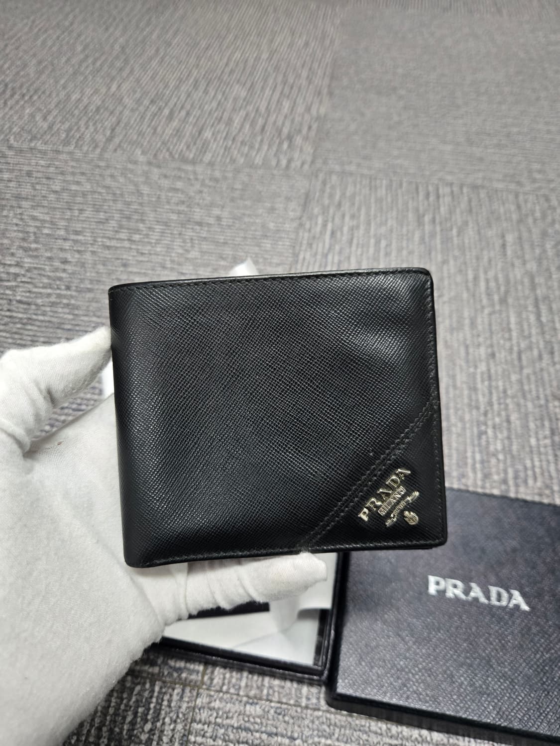 [특가][정품]프라다 사피아노 반지갑 상품이미지1