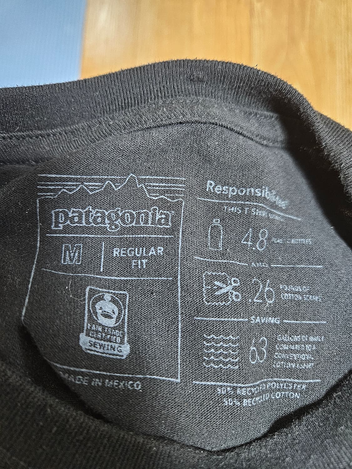 파타고니아 로고 블랙 티셔츠 m 사이즈 상품이미지4