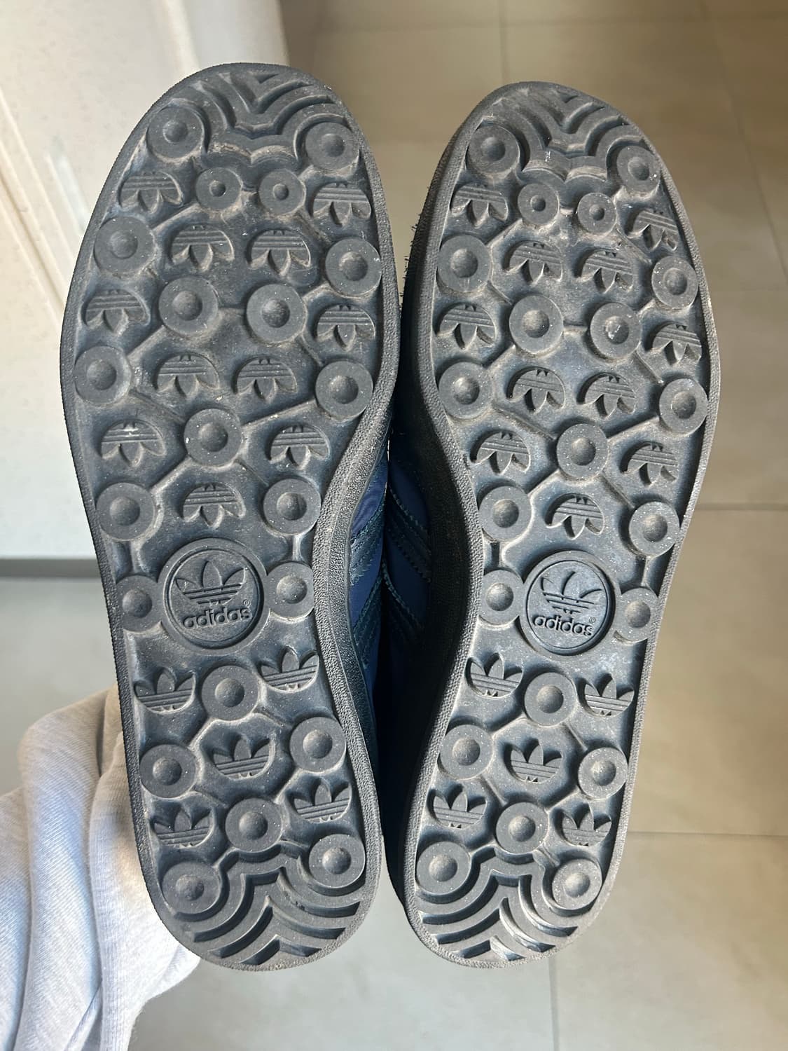 아디다스 x 히카리 시바타 가젤 인도어 나이트 인디고 나이트 그레이 상품이미지5