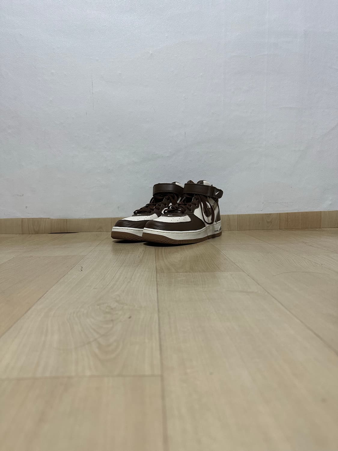 나이키 에어포스 1 미드 상품이미지1