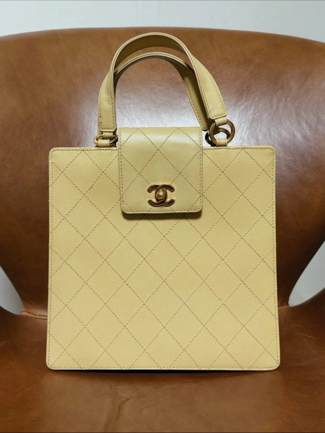 샤넬 빈티지 앞머리 토트백 버터컬러 상품이미지1