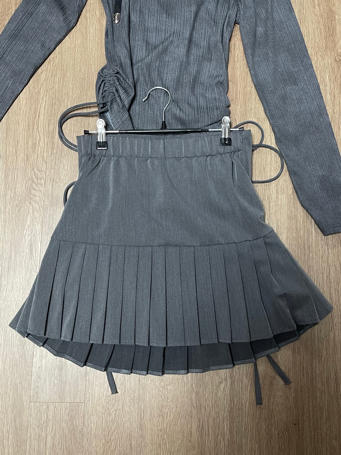 프레피룩 세트 원숄더 셔링 차콜 투피스 테니스 치마 상품이미지3