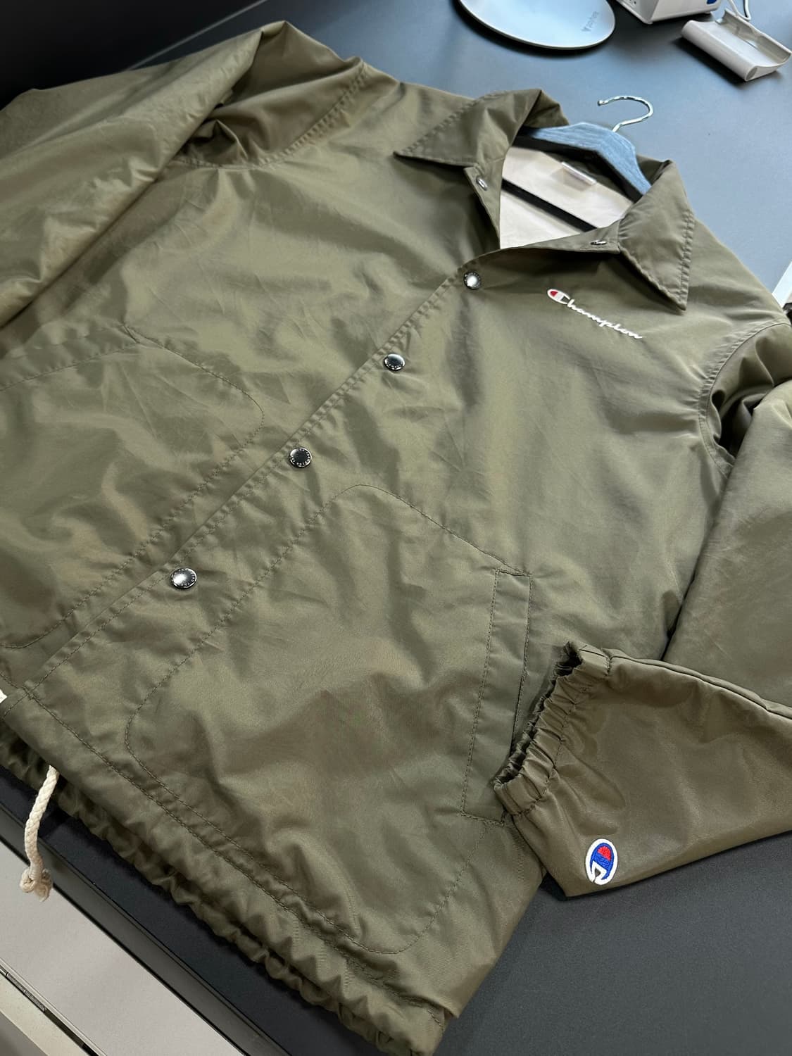 챔피온 백 빅로고 코치자켓 카키 상품이미지6