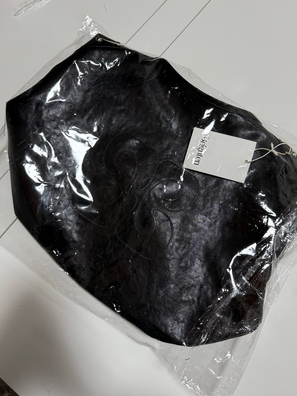 브라이튼 블랙 레더 숄더백 상품이미지2