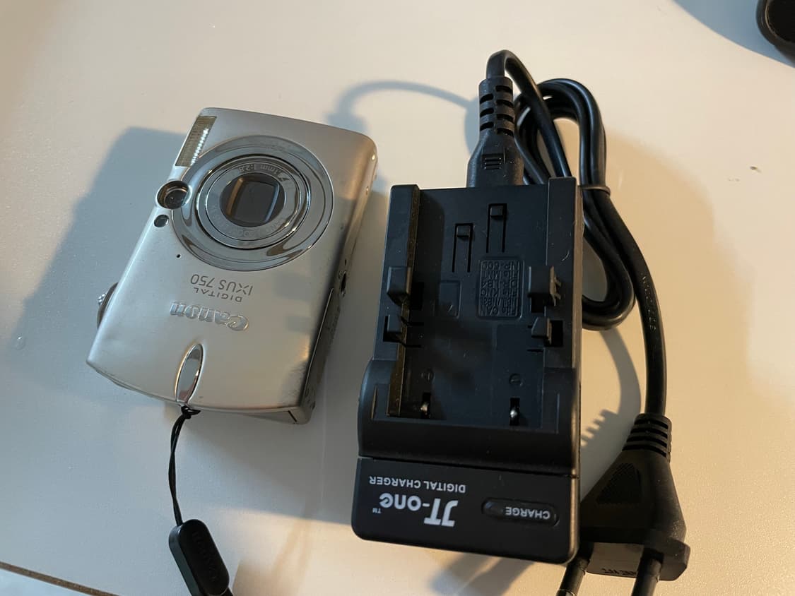 캐논 익서스 750 디카 판매합니다 상품이미지1