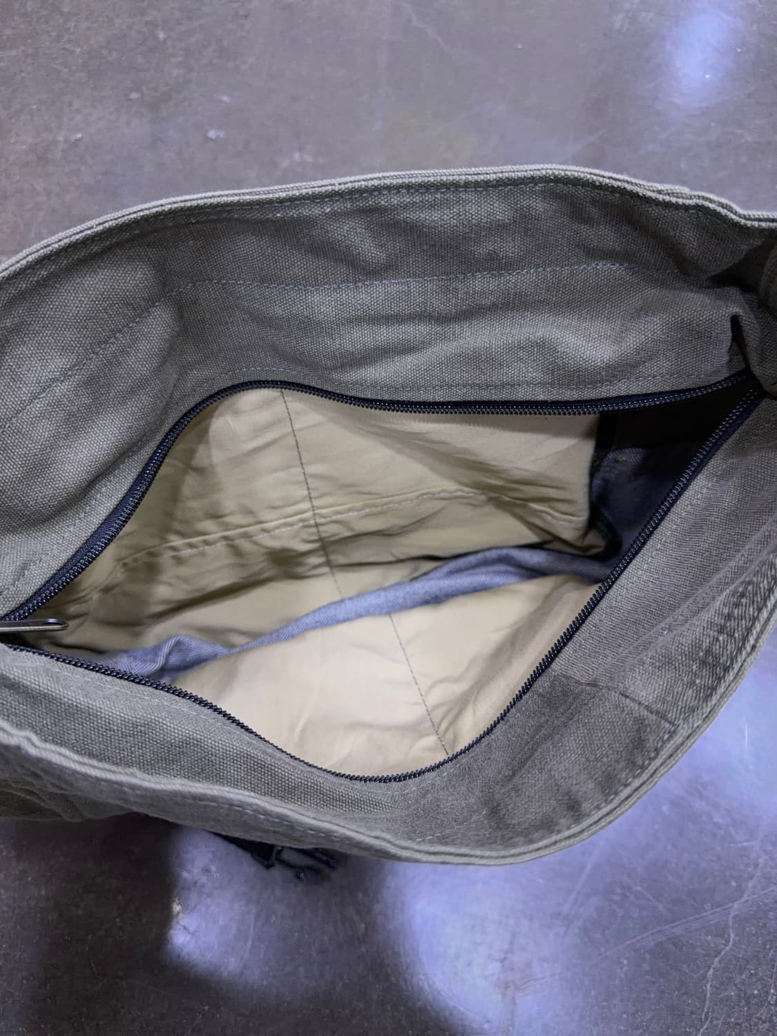 칼하트 파슬백 메신저백 크로스백 상품이미지6