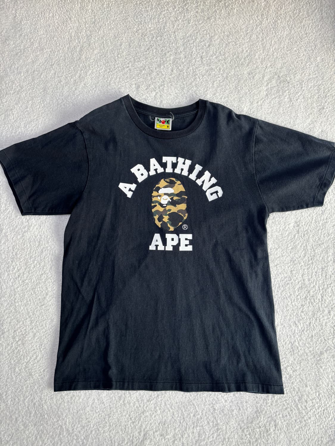 [예약중] 베이프 카모 로고 반팔 m사이즈 상품이미지2