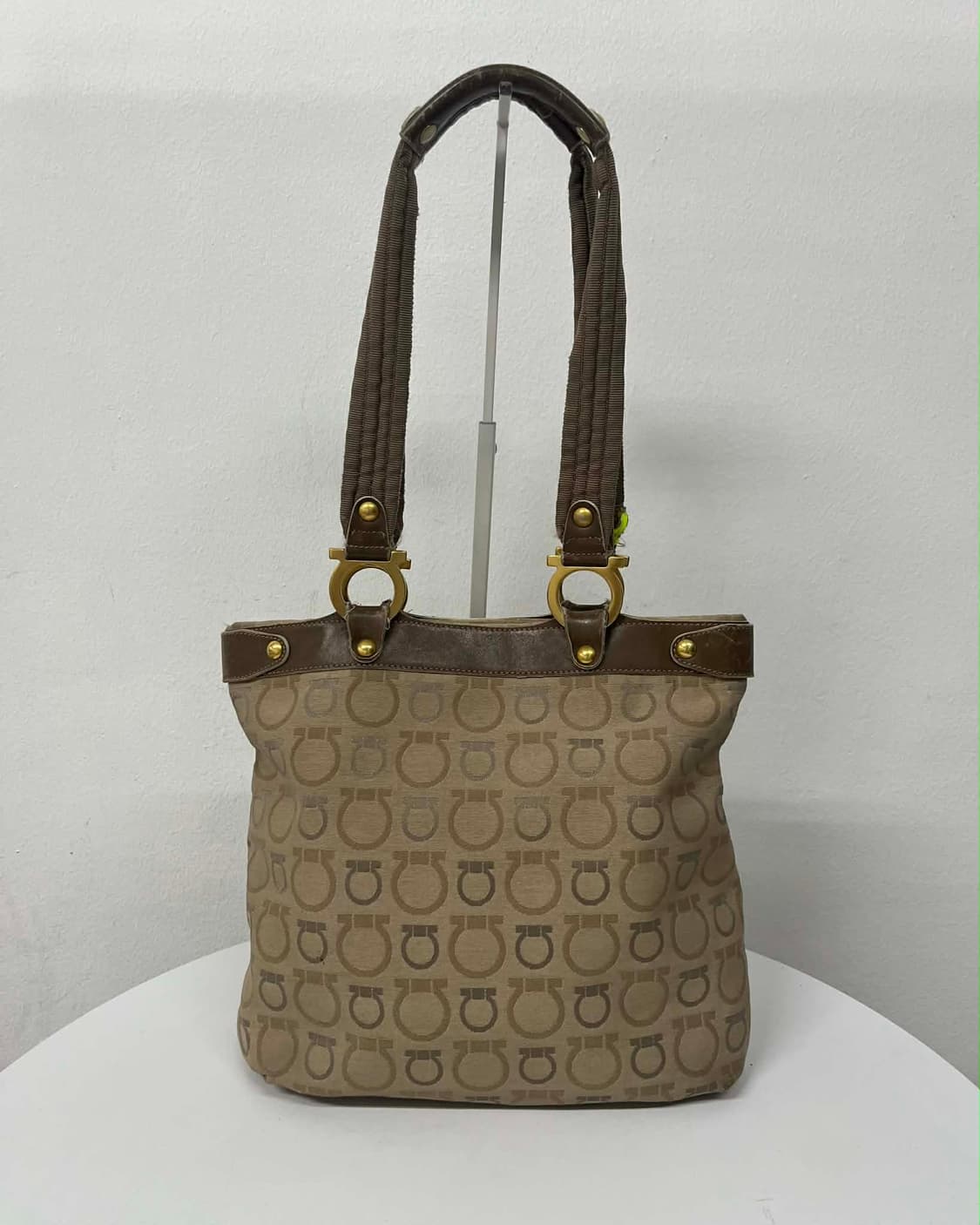 살바토레 페라가모 간치니 자카드 숄더 토트백 상품이미지3