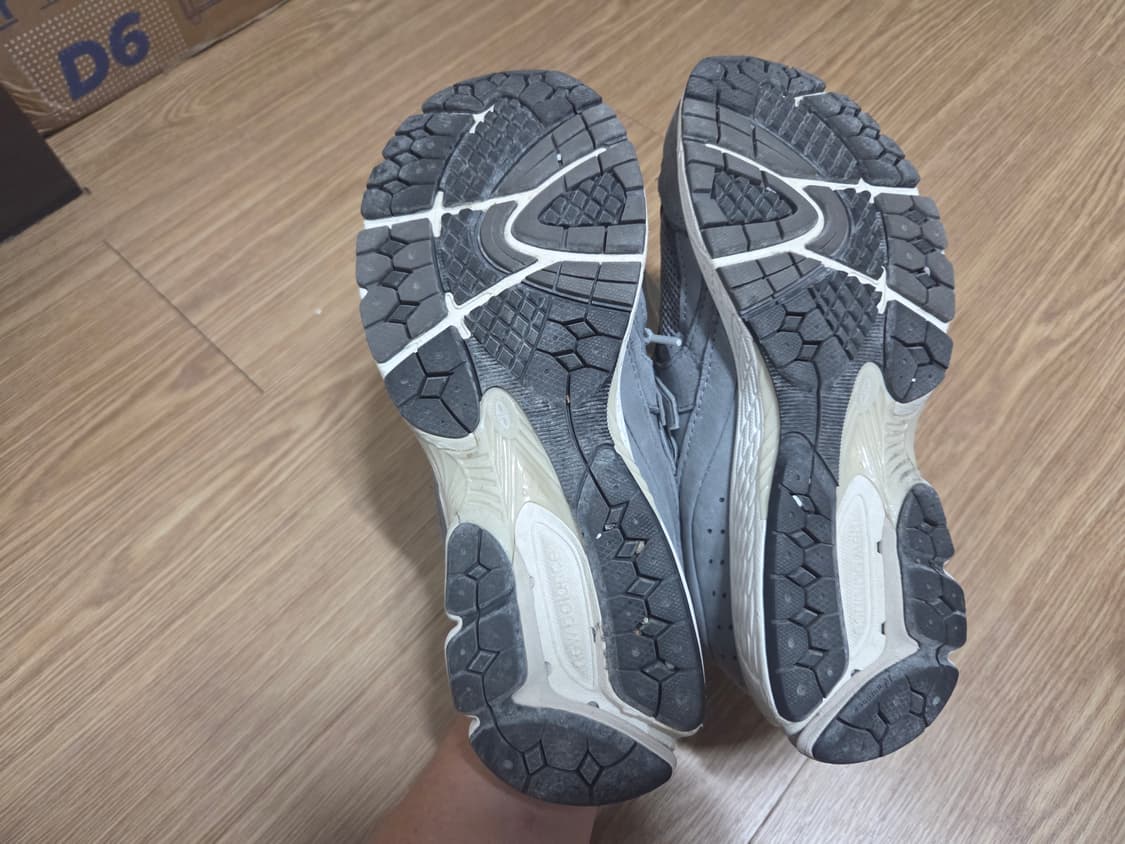 뉴발란스 2002r 프리미엄 빈티지 그레이 상품이미지4