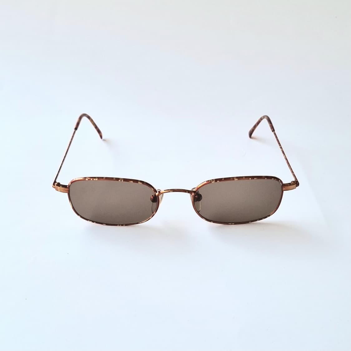 데드스탁 90트렌디한 내로우(Narrow) 쉐입 선글라스 상품이미지4