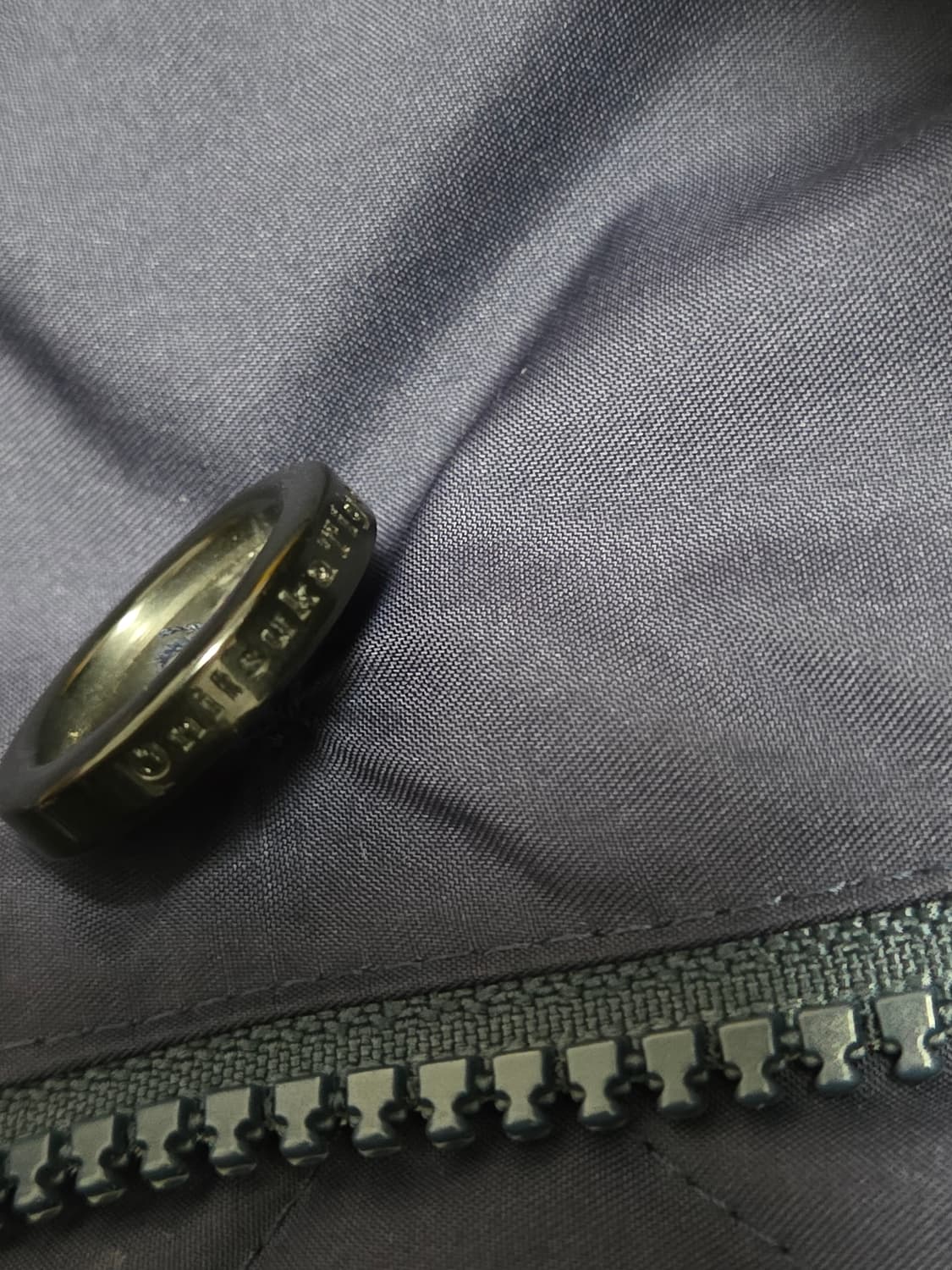 오니츠카타이거 네입 다운 패딩 상품이미지5