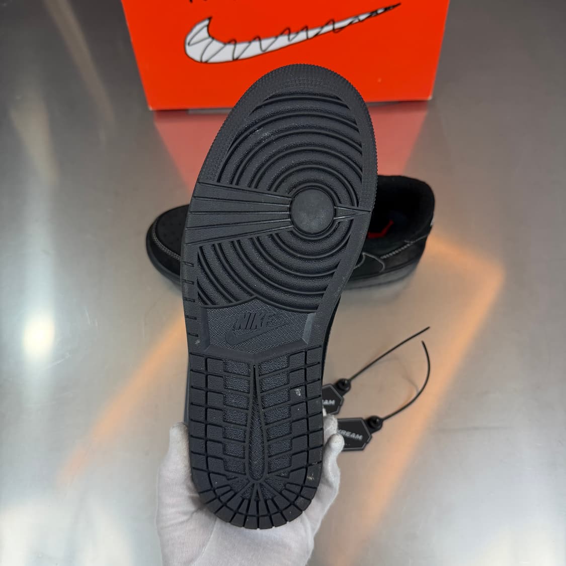 [리오브] 나이키 조던 1 X 스캇 레트로 OG 팬텀 로우 스니커즈 상품이미지3