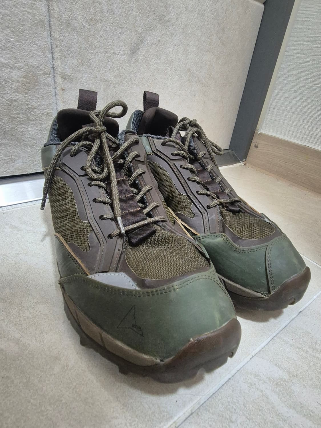 로아 하이킹 락파 브라운 44 상품이미지2