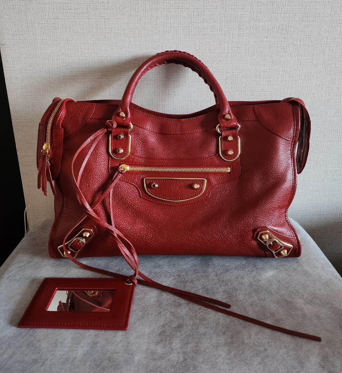 발렌시아가 모터시티백 미듐 메탈릭엣지 레드 상품이미지1