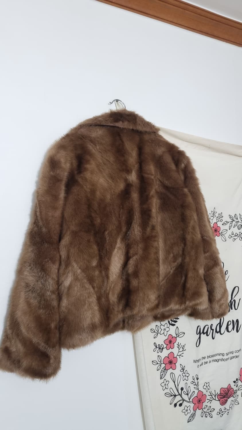 WE ARE 브라운 퍼 코트 F 상품이미지7