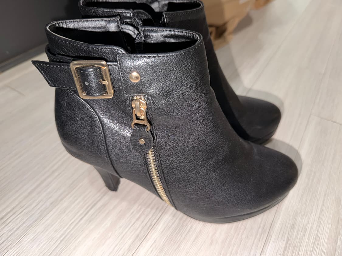 갸루 블랙 레더 앵클 벨트 힐 부츠 상품이미지1