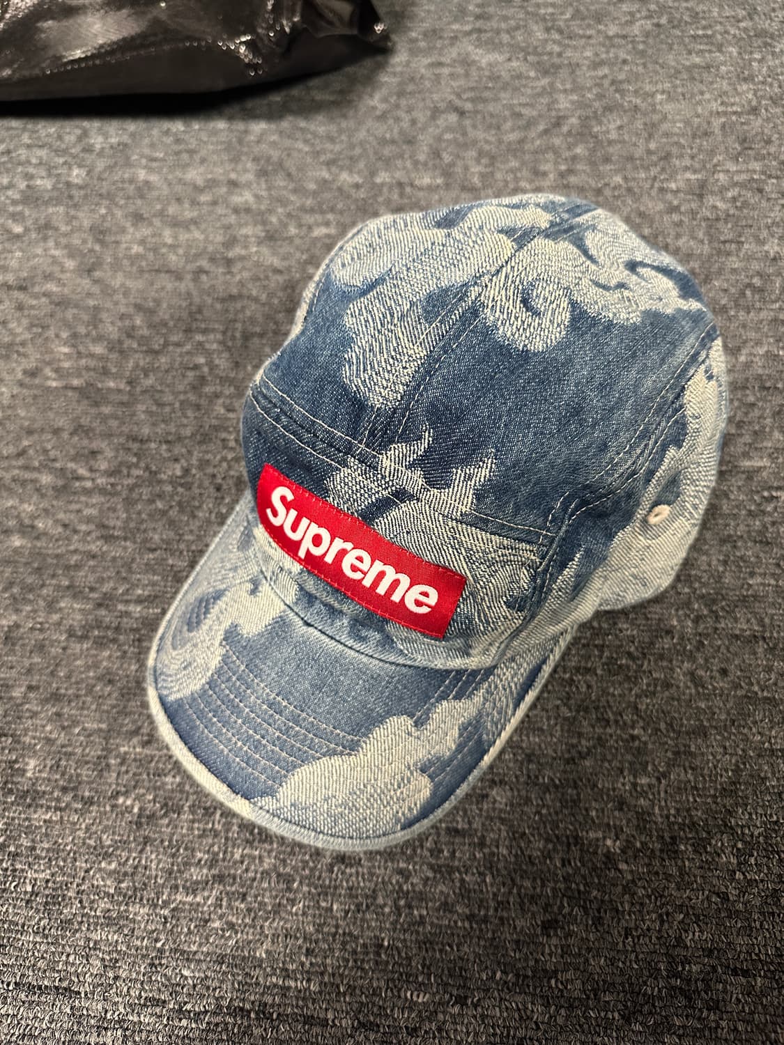 슈프림 플레임 자카드 데님 박스로고 캠프캡 23SS 상품이미지1