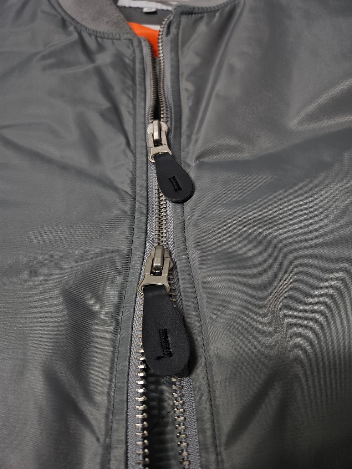 언아웃핏(ANOUTFIT)  MA-1  항공 점퍼  그레이
 상품이미지3