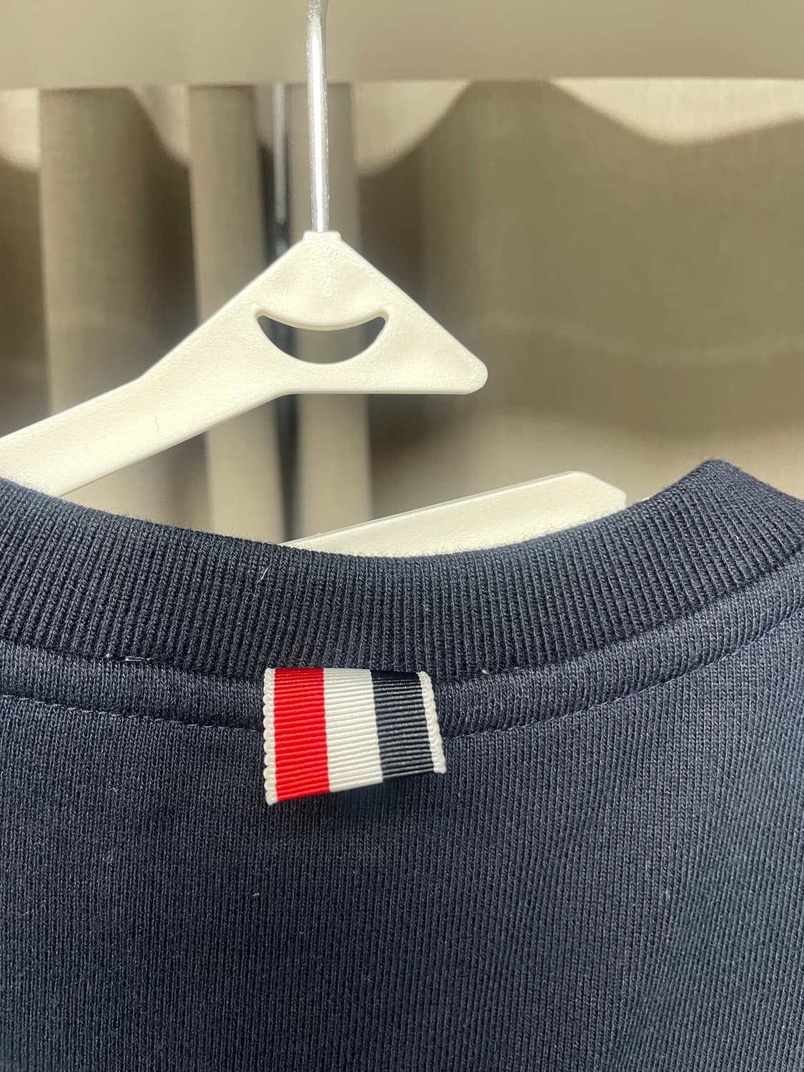 [38]  톰브라운 삼선 네이비 맨투맨 상품이미지5