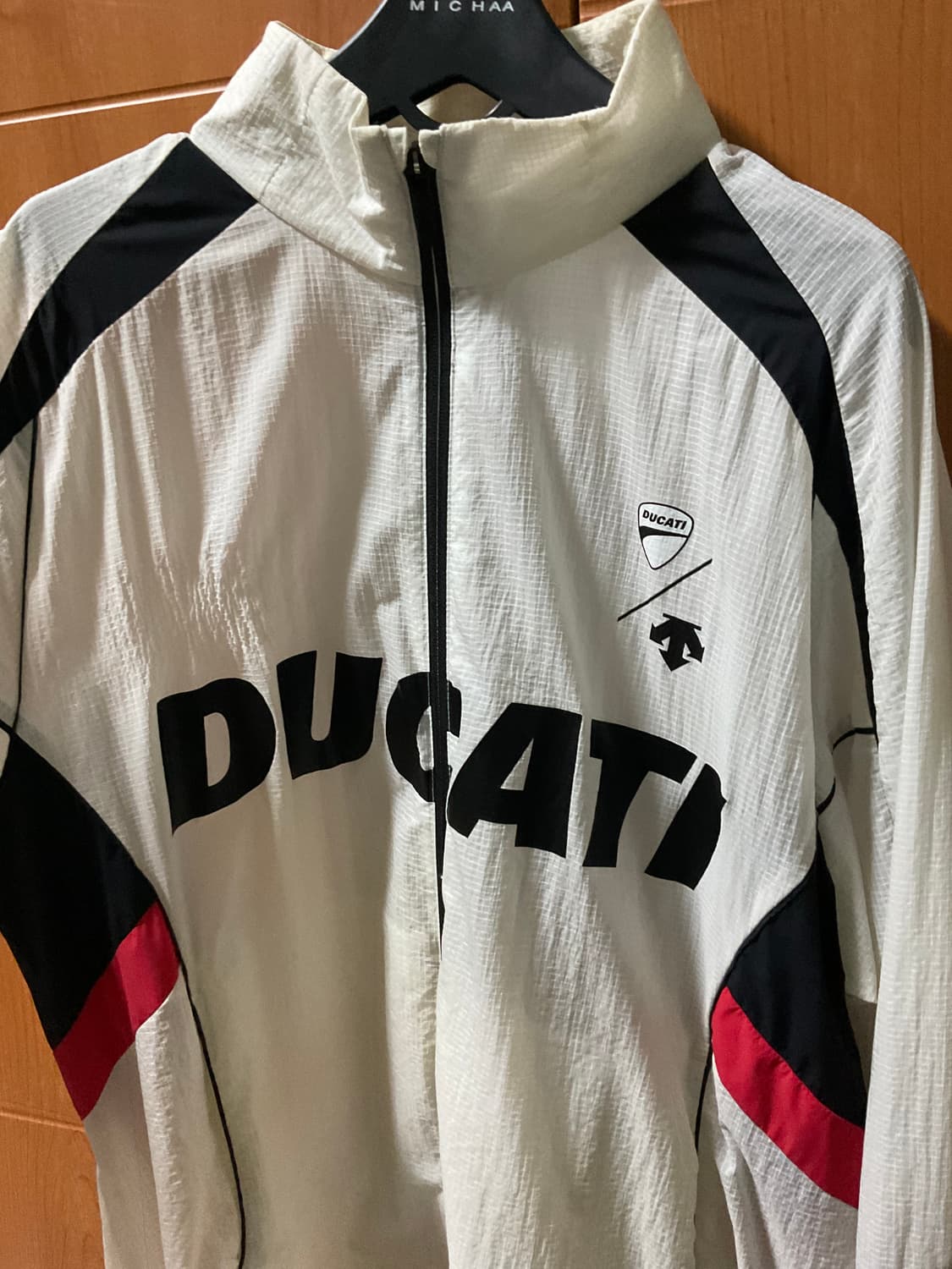 [데상트X두카티] 협업 경량 바람막이 상품이미지3