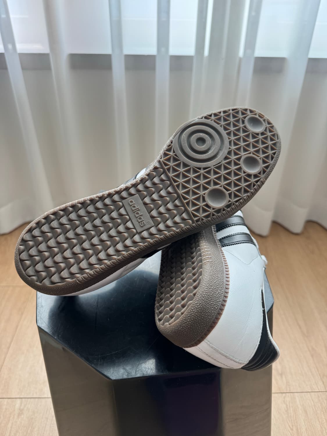 [280] 아디다스 삼바 OG 화이트 블랙 - 쇼핑몰 촬영용 S급 상품이미지2